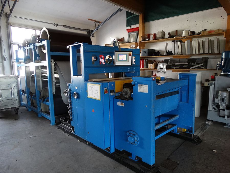 Spaltanlage mit Materiallift